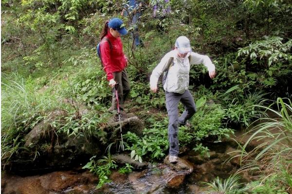 梦见大山是什么意思 女人梦到在大山里行走有什么预兆