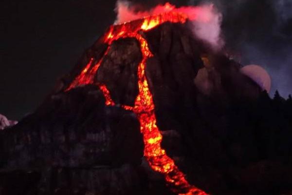 梦见火山爆发是什么意思 女人梦到火山爆发成功逃跑有什么预兆