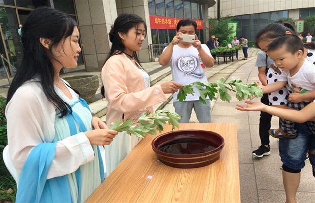 端午节沐兰汤