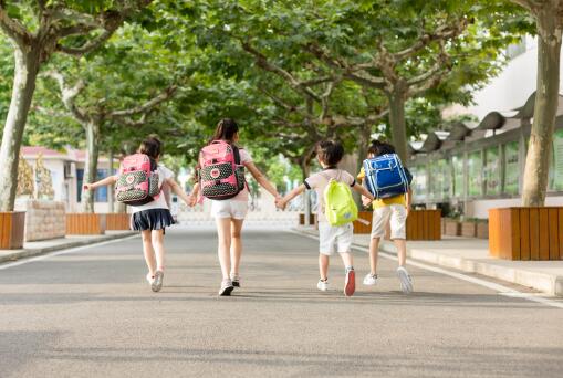 山西确定各级各类学校开学时间！具体几号开学？双休日、公众假期要补课吗？