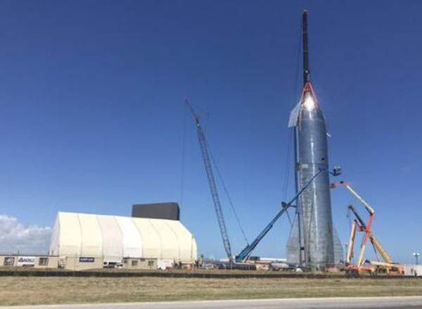 SpaceX寻求新一轮融资，计划以每股220美元筹