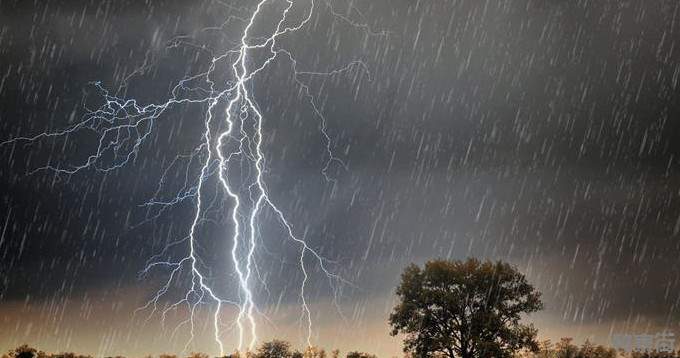 天天下雨好烦的朋友圈说说 天天下雨好烦的