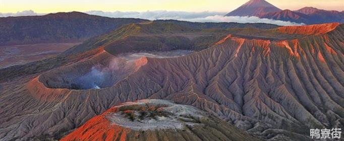 世界上拥有活火山最多的国家是哪国？